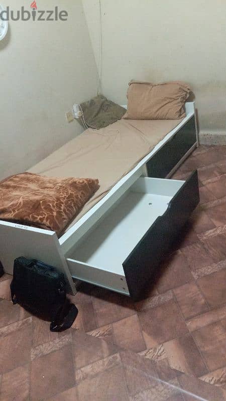 Single Bed with storage & Washing machine 0