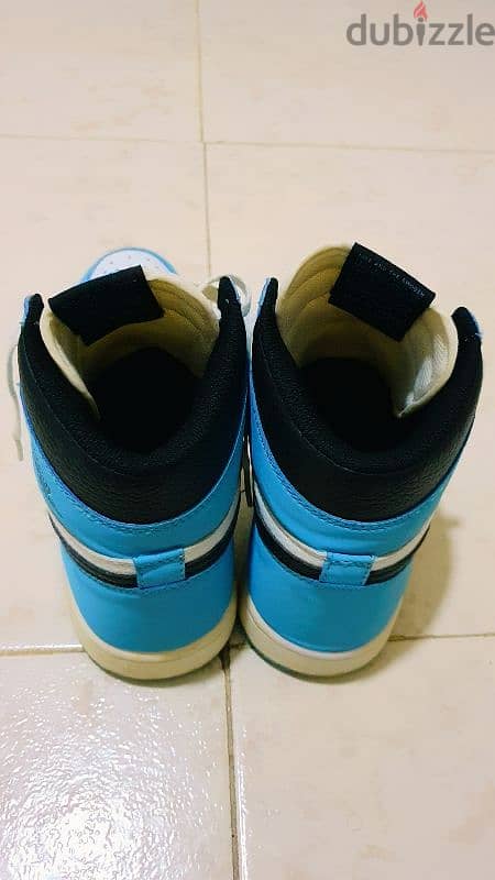 Nike Air Jordan one high University blue Shoes. 2