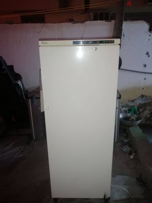 freezer full company 330 good condition no problem 1