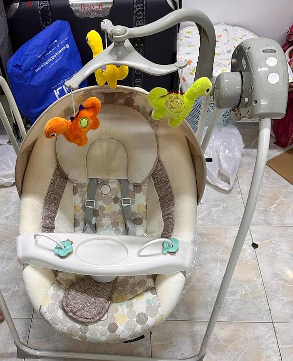 Baby's Electric swing in excellent condition 2