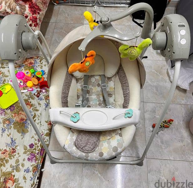 Baby's Electric swing in excellent condition 7