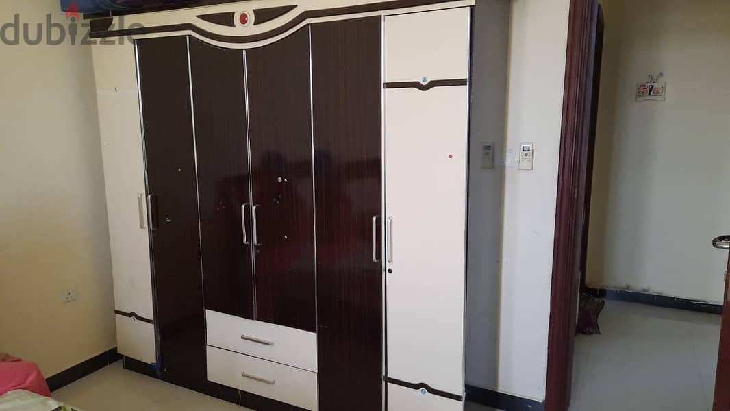 CUPBOARD/WARDROPE FOR SALE 0