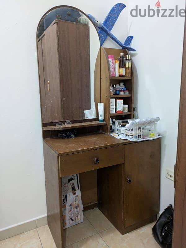 Dressing Table Makeup desk 1