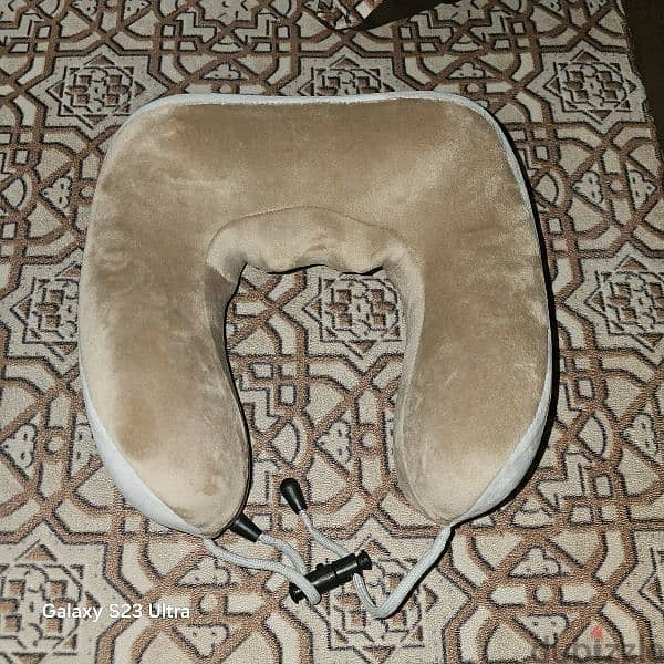 U- Shaped massage pillow 4