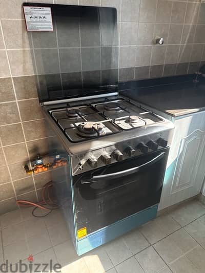 4 burner Gas cooker