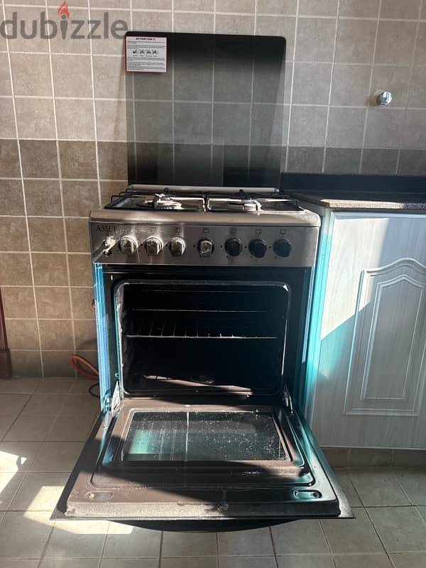 4 burner Gas cooker 1