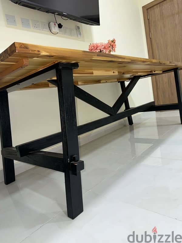 Strong Wood Table for Sale - طاولة خشبية قوية للبيع 1