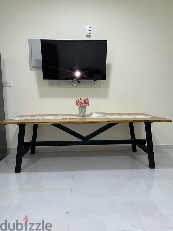 Strong Wood Table for Sale - طاولة خشبية قوية للبيع 2