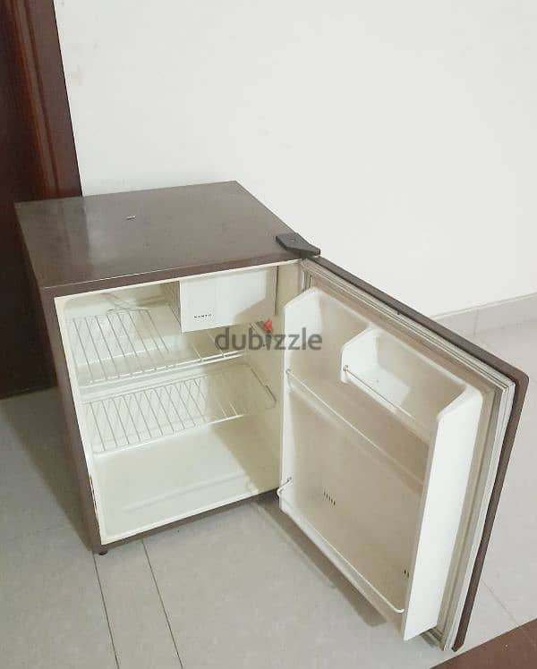 Sanyo SR6905HK Refrigerator 1