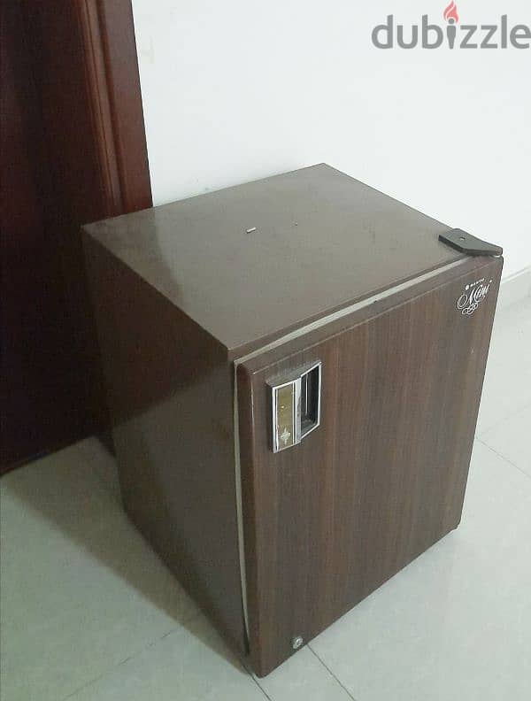 Sanyo SR6905HK Refrigerator 2