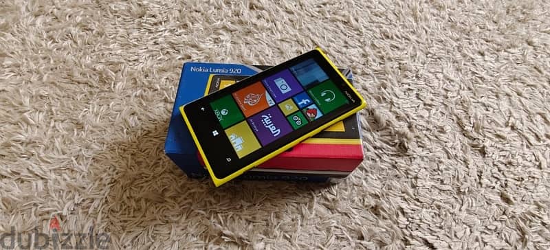 Classic Vintage Nokia Lumia 920 Yellow in Excellent Condition 6