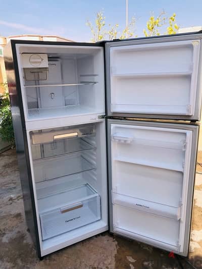 daewoo refrigerator medium size all ok good working