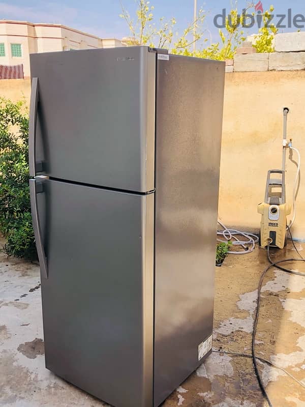 daewoo refrigerator medium size all ok good working 1