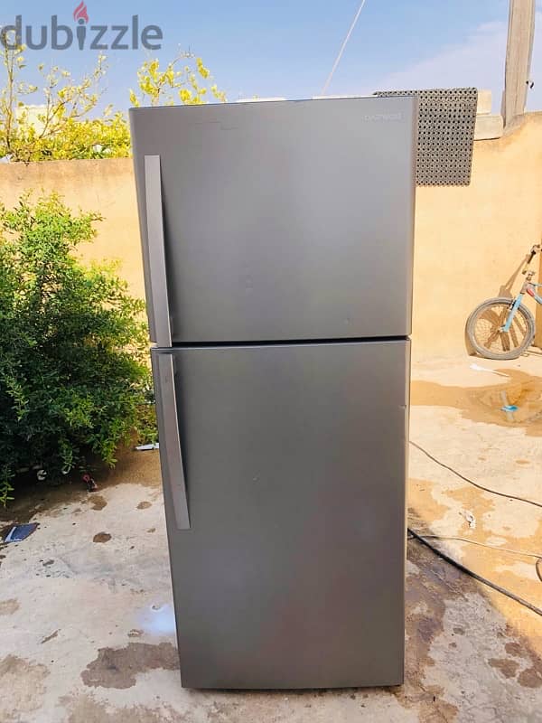 daewoo refrigerator medium size all ok good working 3