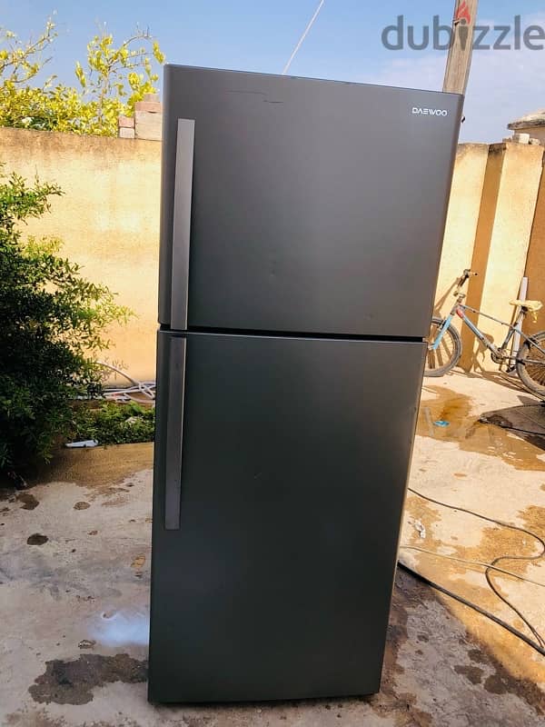 daewoo refrigerator medium size all ok good working 10