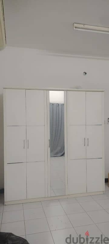 Bedroom . Is in very good condition . For cell 6