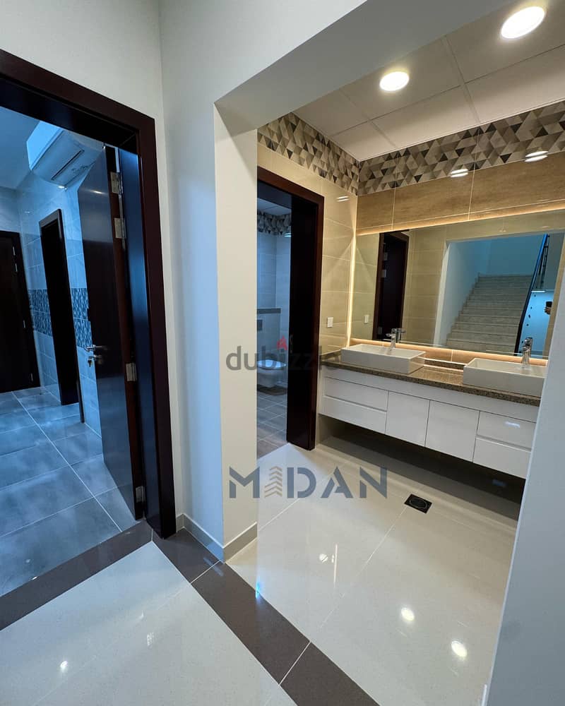 MADINAT SULTAN QABOOS | LUXURIOUS 5+1 BR TWIN VILLA 14