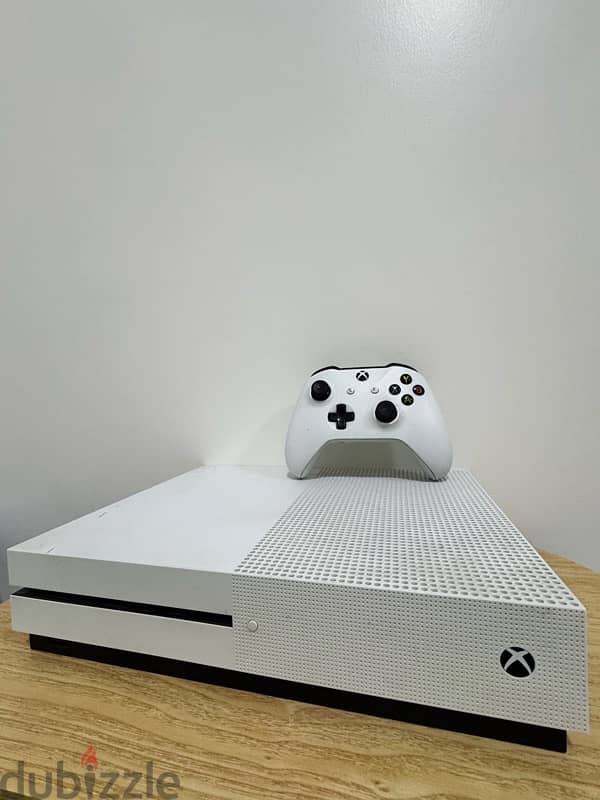 Xbox one s with drekson and chair 1