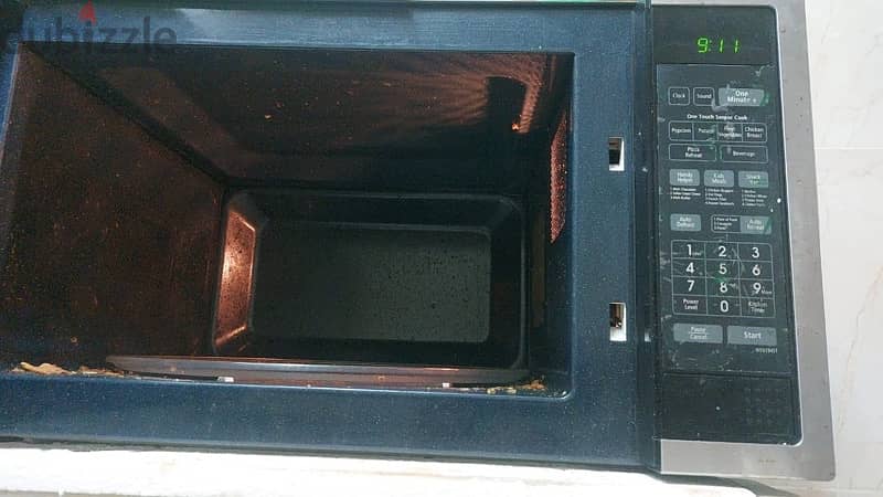 urgent sale samsung microwave big size 1