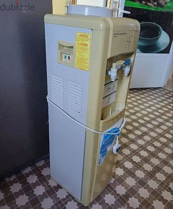 Dispenser, Excellent condition and fit for Hot summers 1