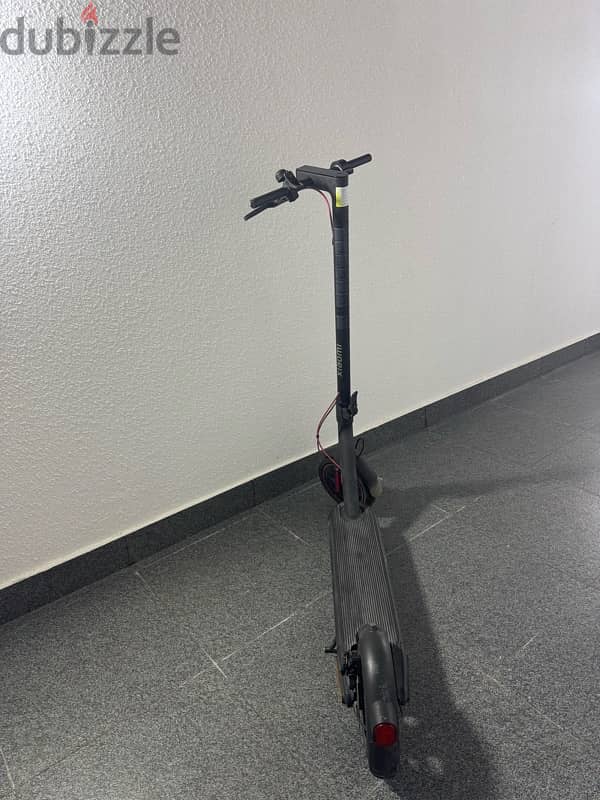 سكوتر شاومي ٤ لايت Xiaomi Electric Scooter 4 Lite – Black 1