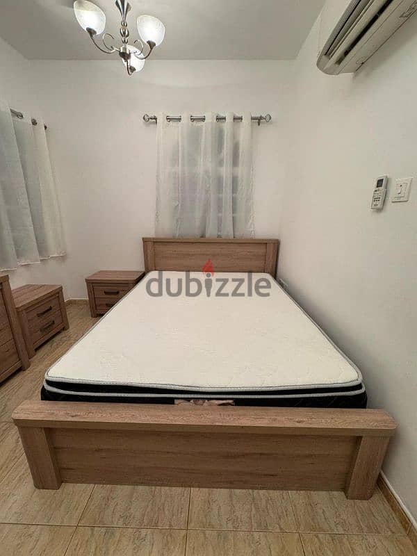 bed room set used 2 week only 1