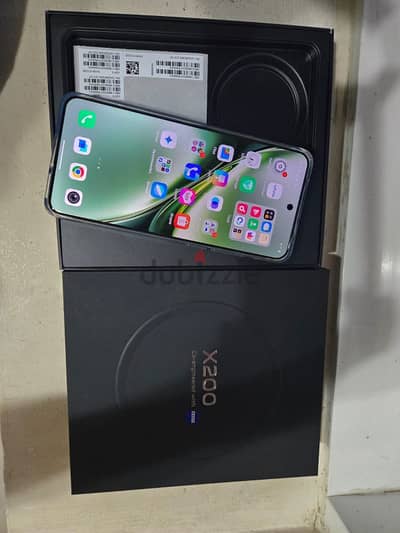 Vivo X200 global version for sell or exchبيع او بدل