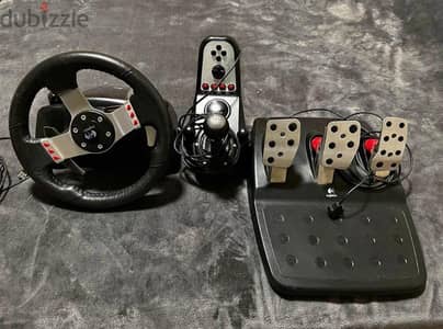 Logitech G27 gaming staring wheel