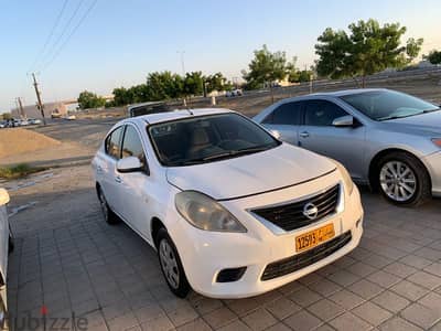 Nissan Sunny 2012