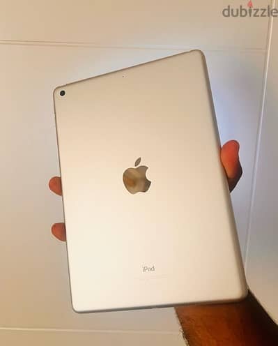 Ipad 6th gen with original cover and keyboard