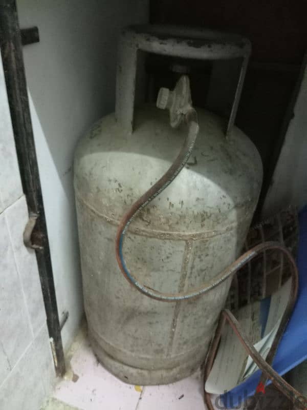 cylinder and regulator gas have 70% washing machine 0