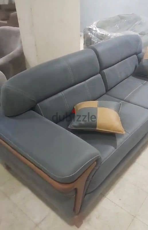 new Turkey sofa 8th seater avaliable 9