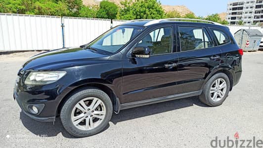 Hyundai Santa Fe 2012 YEAR 2012.7 SEATER.