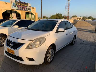 Nissan Sunny 2012