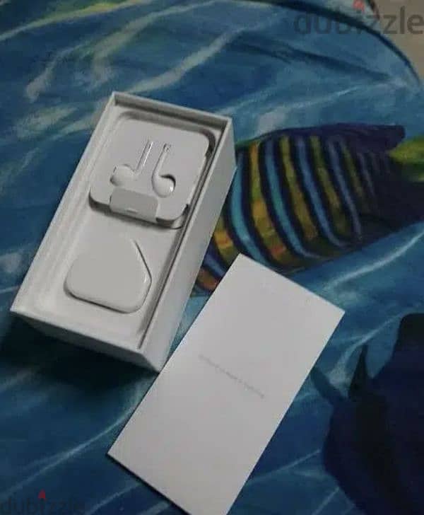 iPhone 7 with (IOS 15.8 Update) with box and all accessories 1