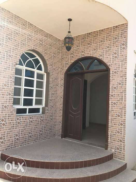 Filla for rent in al amarat 5 فيلا للايجار في العامرات الخامسة 2