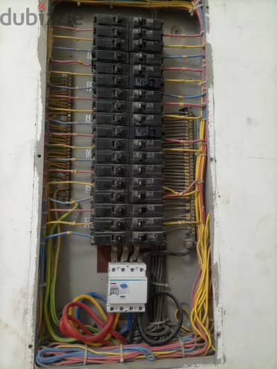 كهربائي وبلمبر electrician and plumber