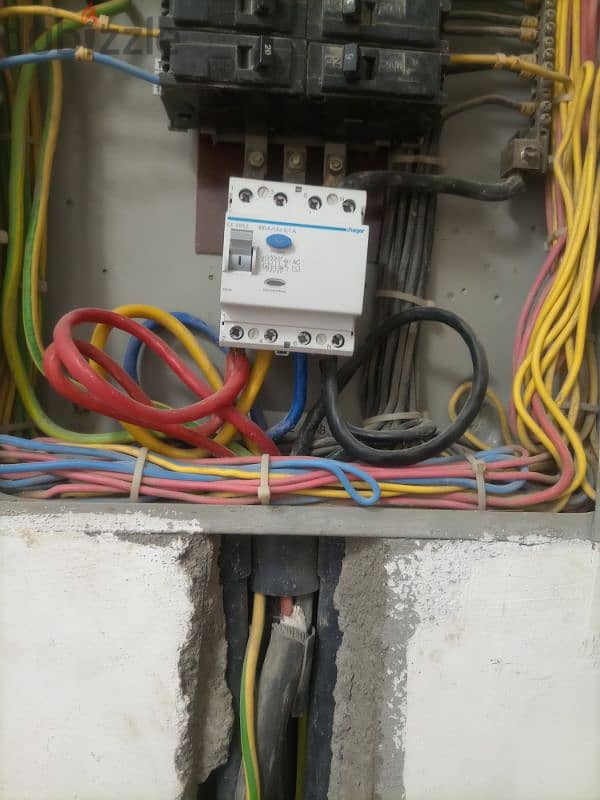 كهربائي وبلمبر electrician and plumber 1