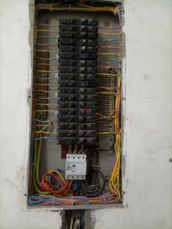 كهربائي وبلمبر electrician and plumber 2