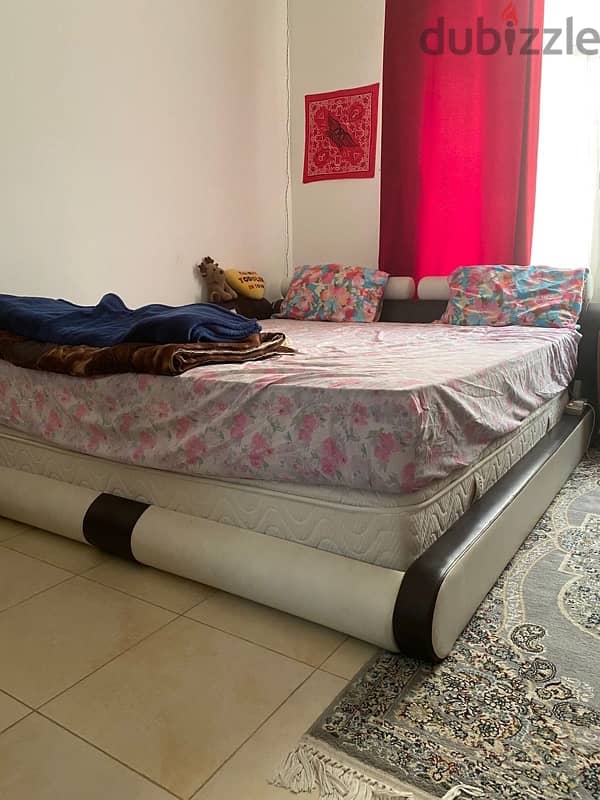 king sized bed 2