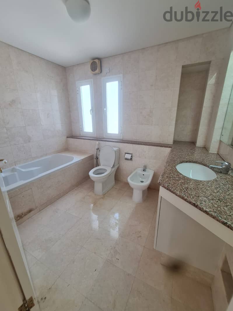 ADV906**4BHK Villa in a comples in shatti qurum 1