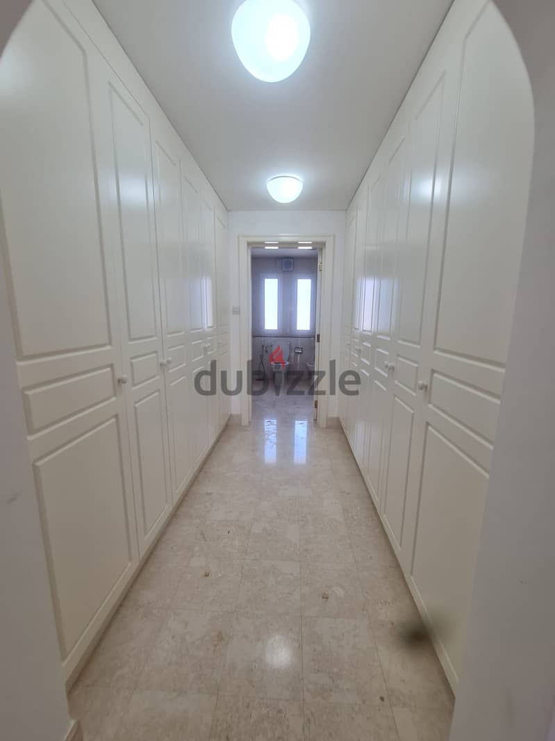 ADV906**4BHK Villa in a comples in shatti qurum 10