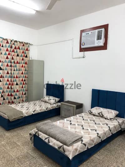 SHEARING ROOM AND BEDSPACE FOR LADIES ONLY