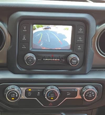 original screen jeep wrangler JL 2019