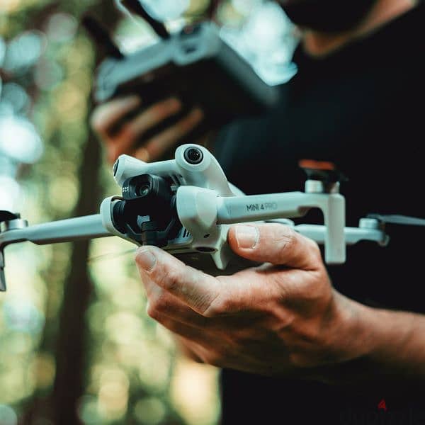 Brand New: DJI Mini 4 Pro RC2 1