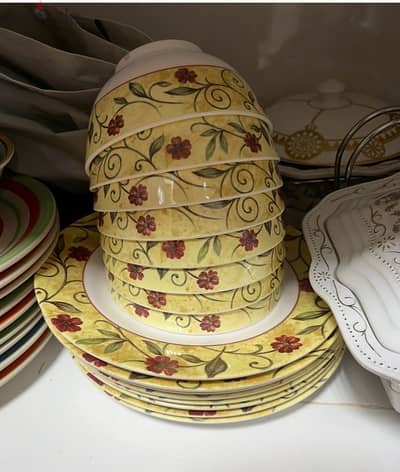 8 pleates and 8 bowls
