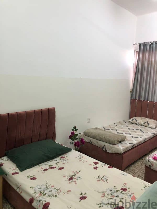 SHEARING ROOM AND BEDSPACE FOR LADIES ONLY 16