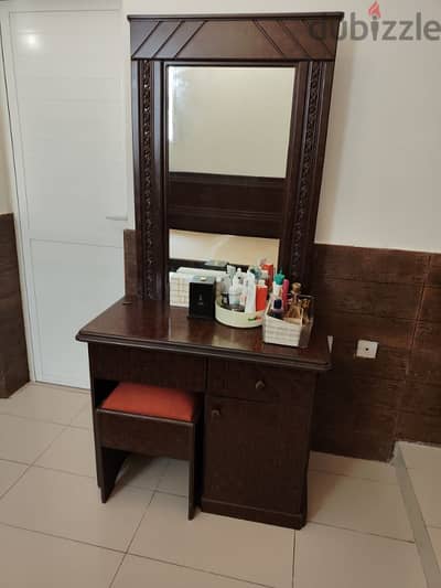 BEDROOM SET FOR SALE
