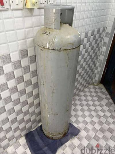 Gas cylinder