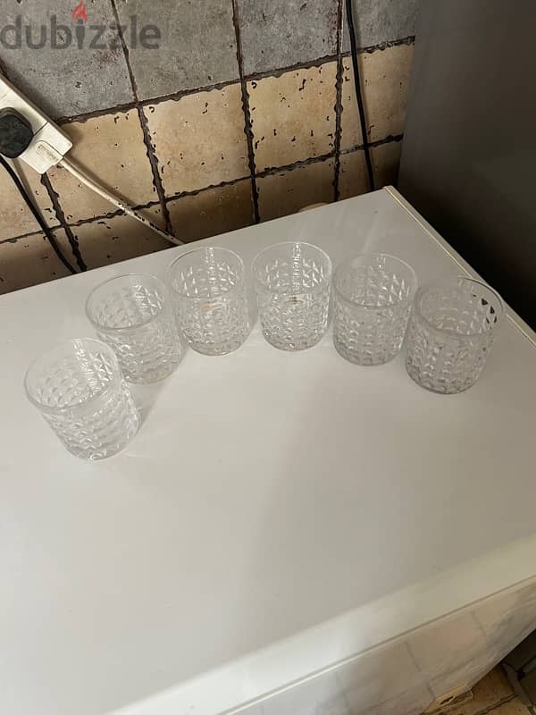 storage and cups 9